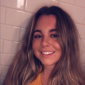 Meet your Posher, Kayla